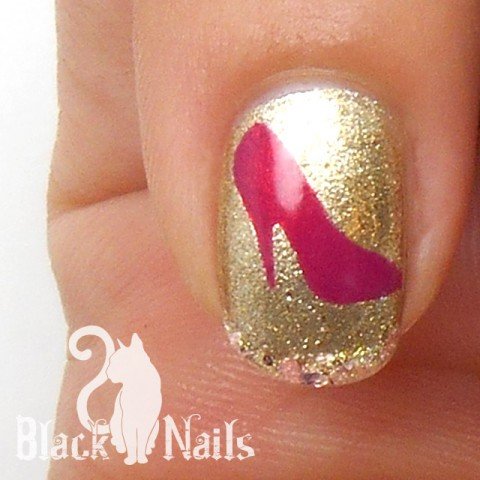 Easy Gold and Pink Interview Nail Art Close Up